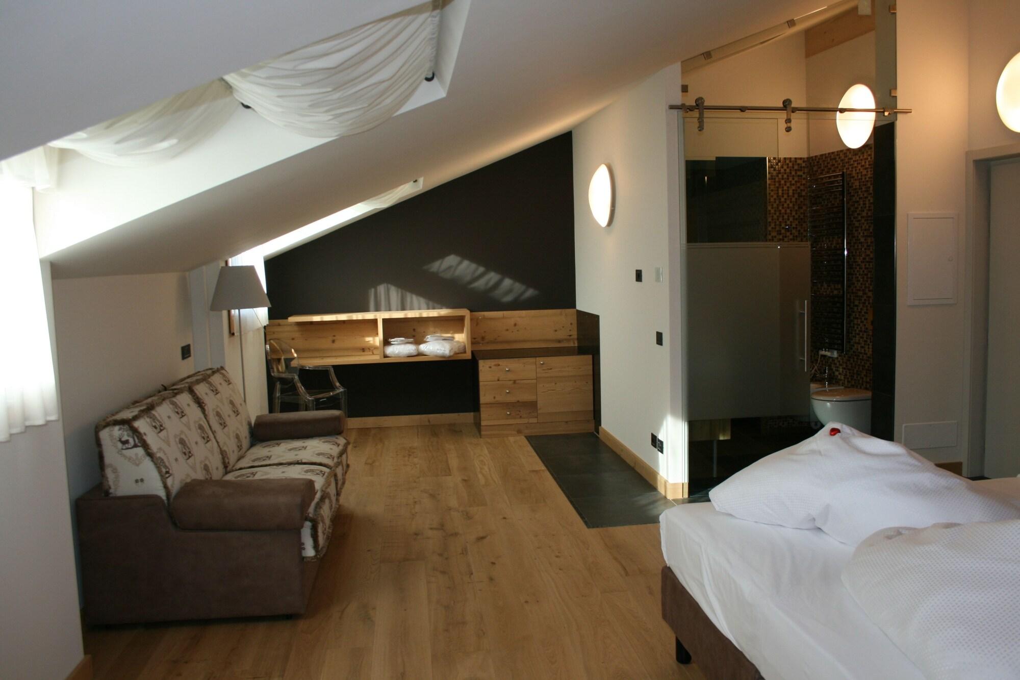 Hotel Orso Grigio Cavalese Exterior photo