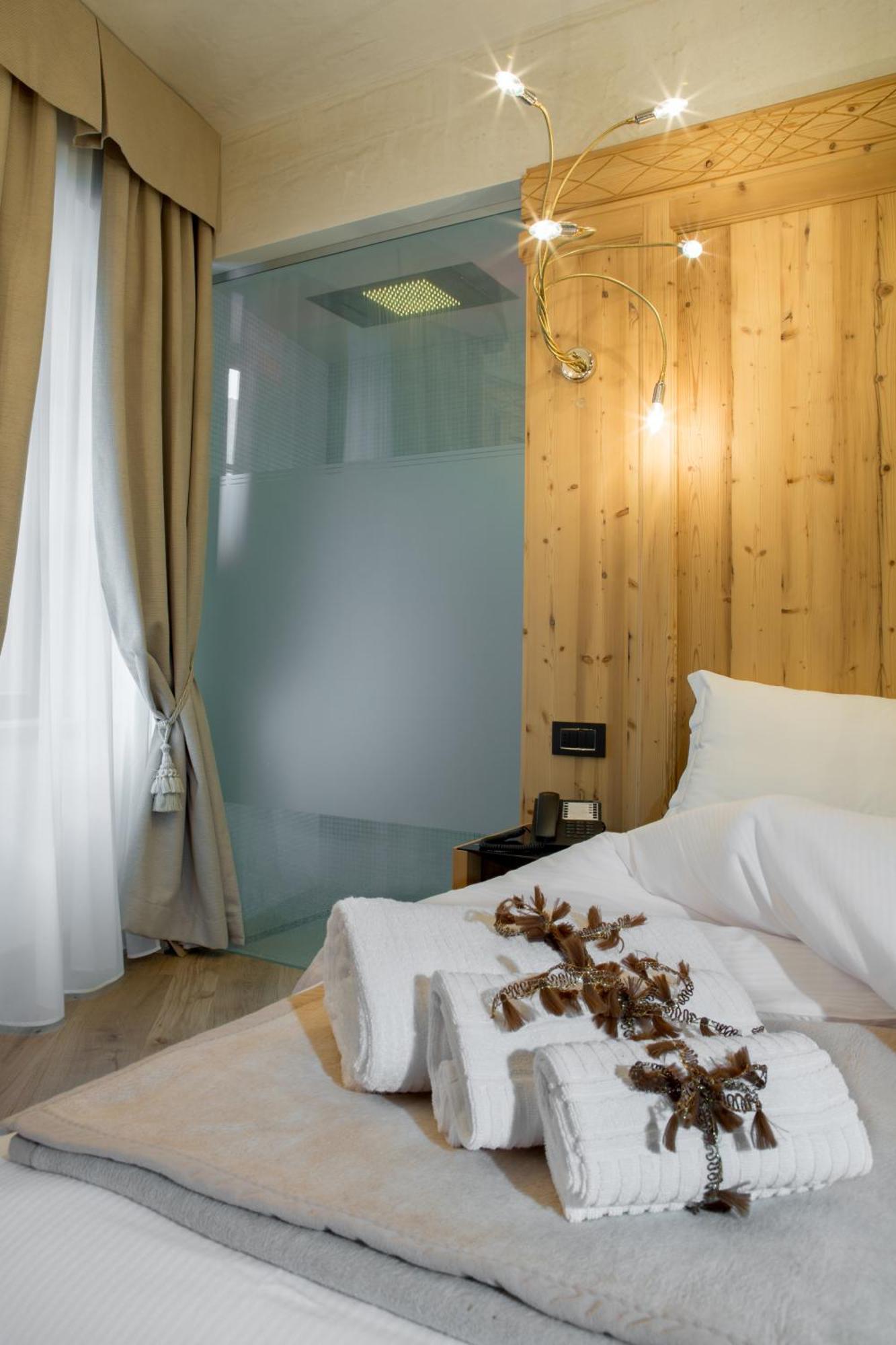 Hotel Orso Grigio Cavalese Exterior photo